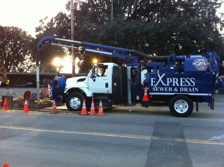 express_sewer_and_drain_vac_con_truck