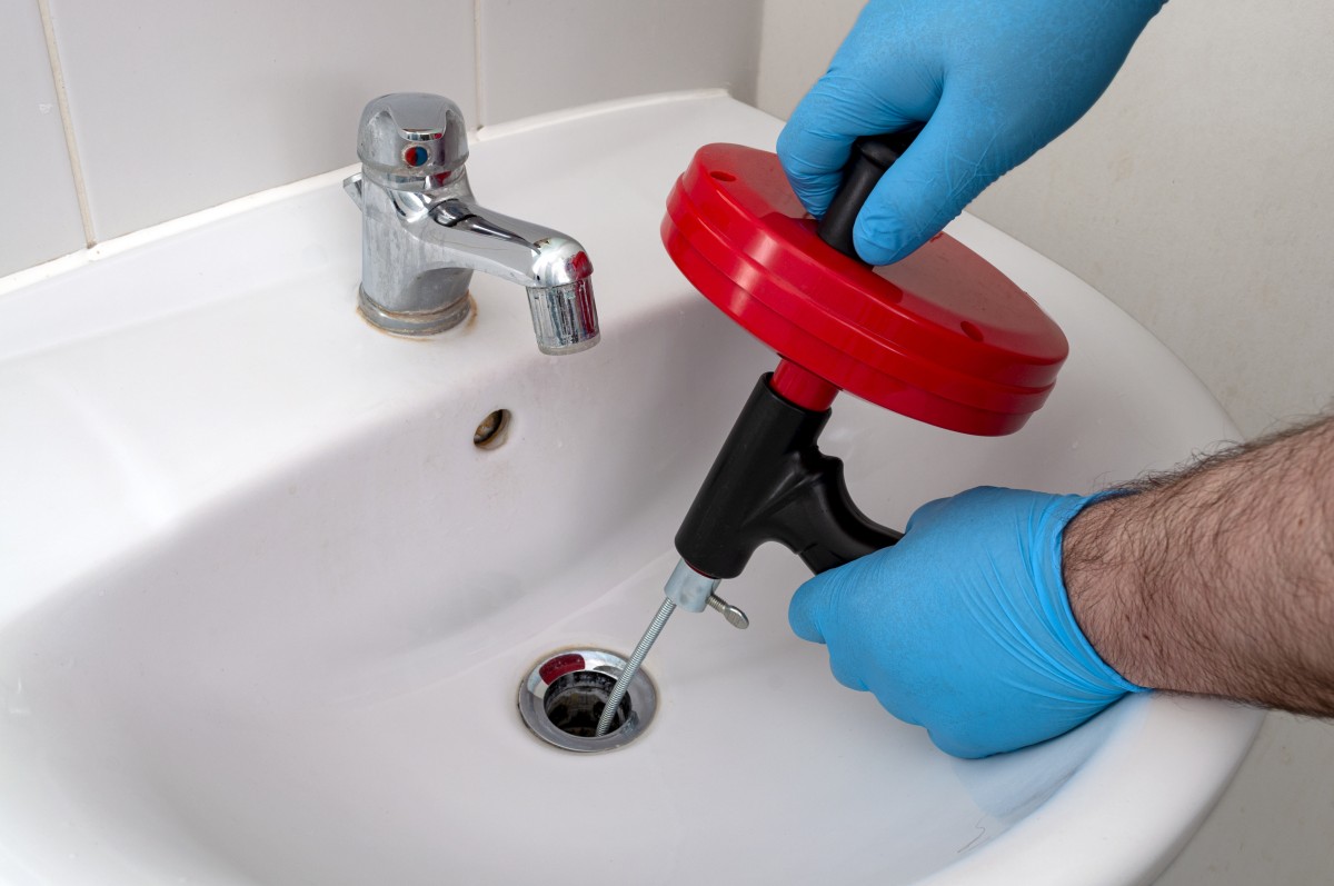 using a snake on kitchen sink