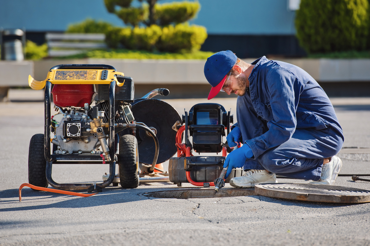 camera for trenchless sewer repair_403823022