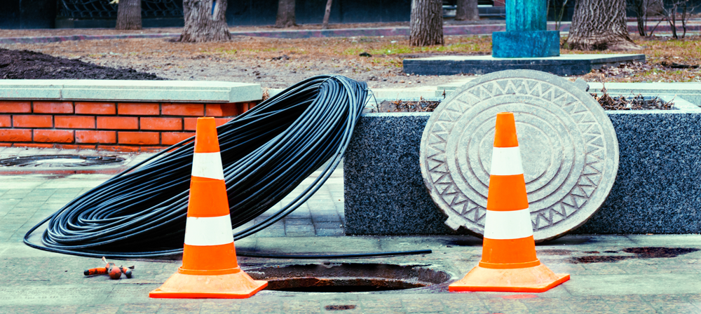 Manhole-Cones_79889062