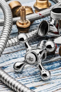New plumbing innovations make DIY plumbing simple.