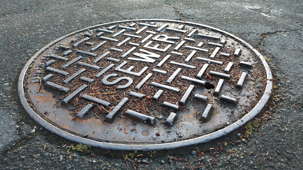 rancho cordova sewer repair service- monhole cover